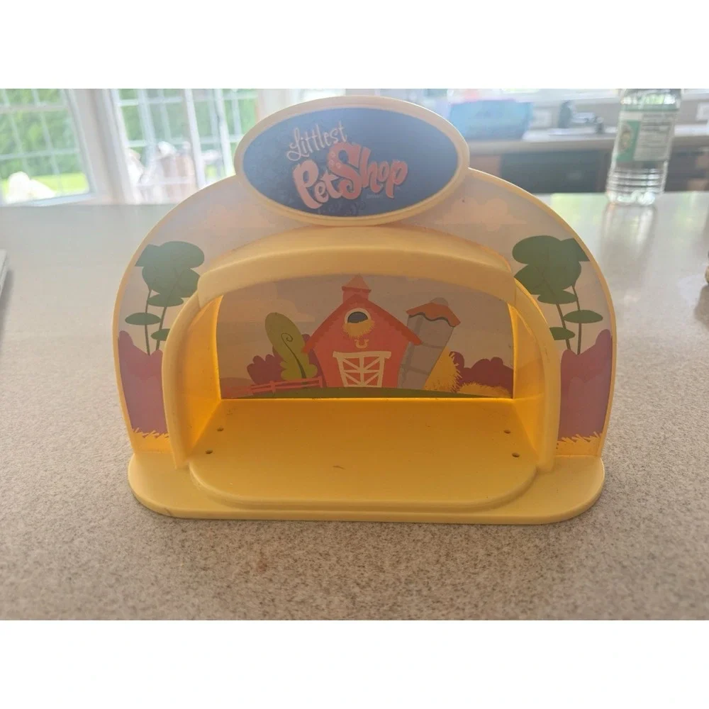 Lot 8 of My Little Pet Shop Accessories Barn, Beach, Beds, Salon